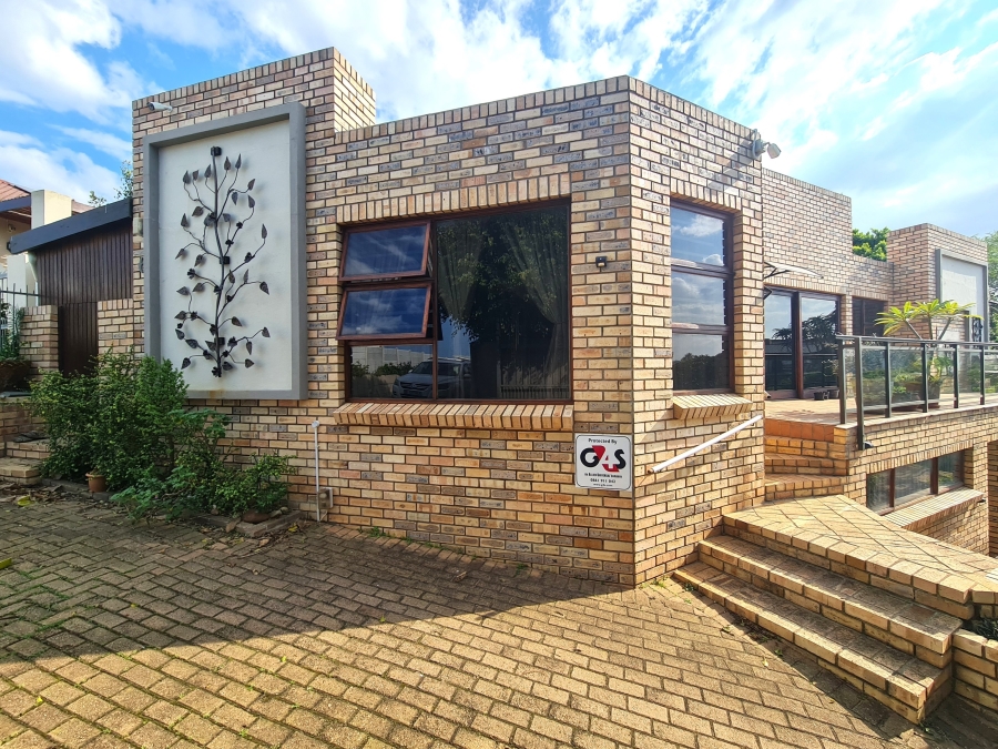 4 Bedroom Property for Sale in Ferreira Town Eastern Cape